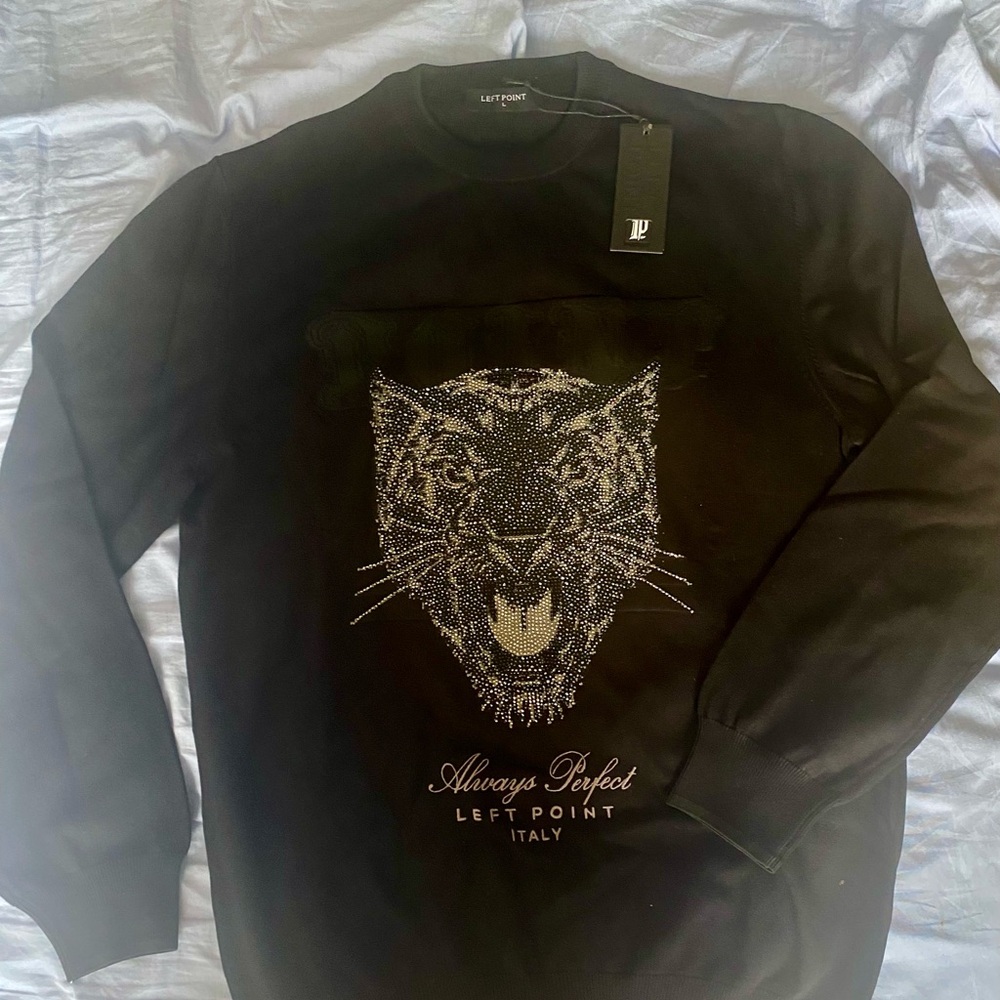 Left Point Crew Nevk Black Sweater with rhinestone Tiger Design